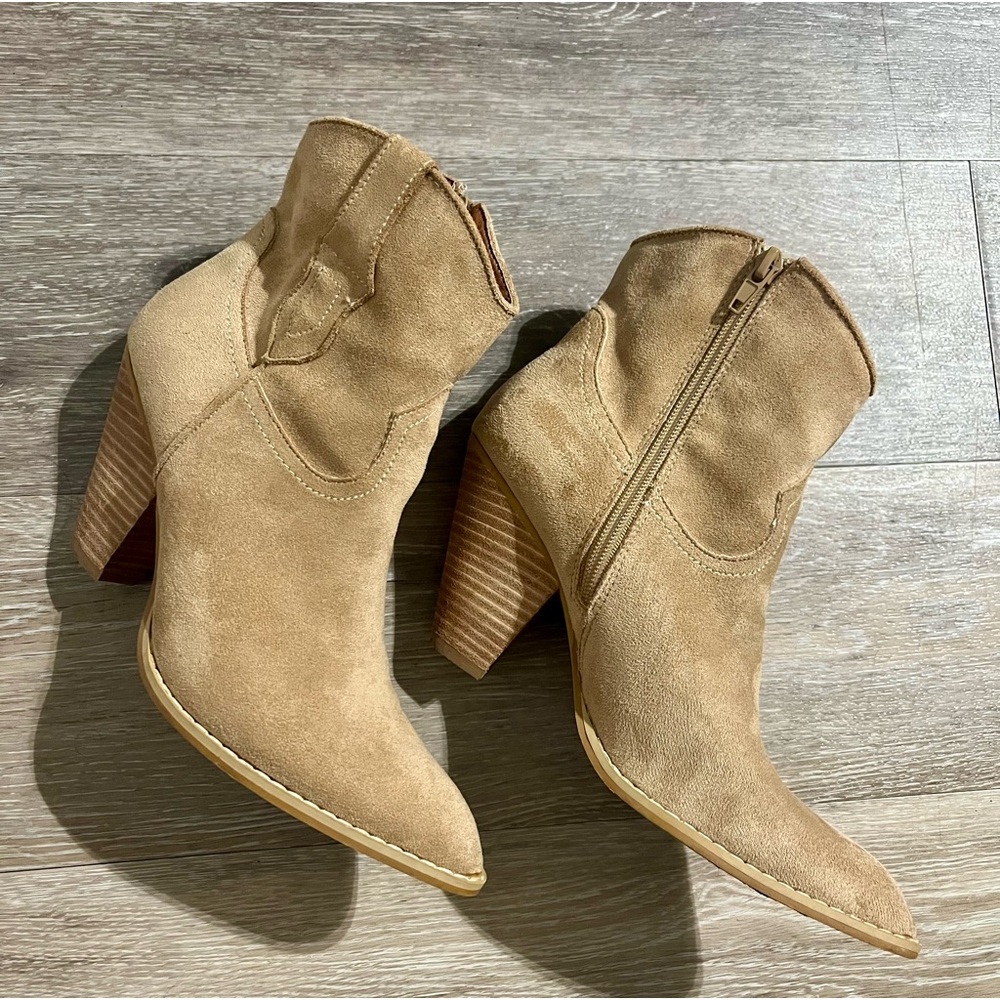 Mi.iM. Bohemian Western Suede Booties Size 6